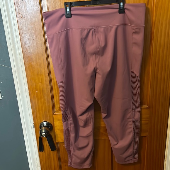 Pink sheer side slice leggings - Picture 1 of 3